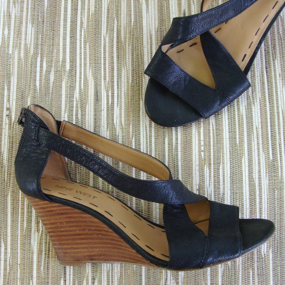 Nine West Black Leather Wedge Sandal Fichel sz 7.5